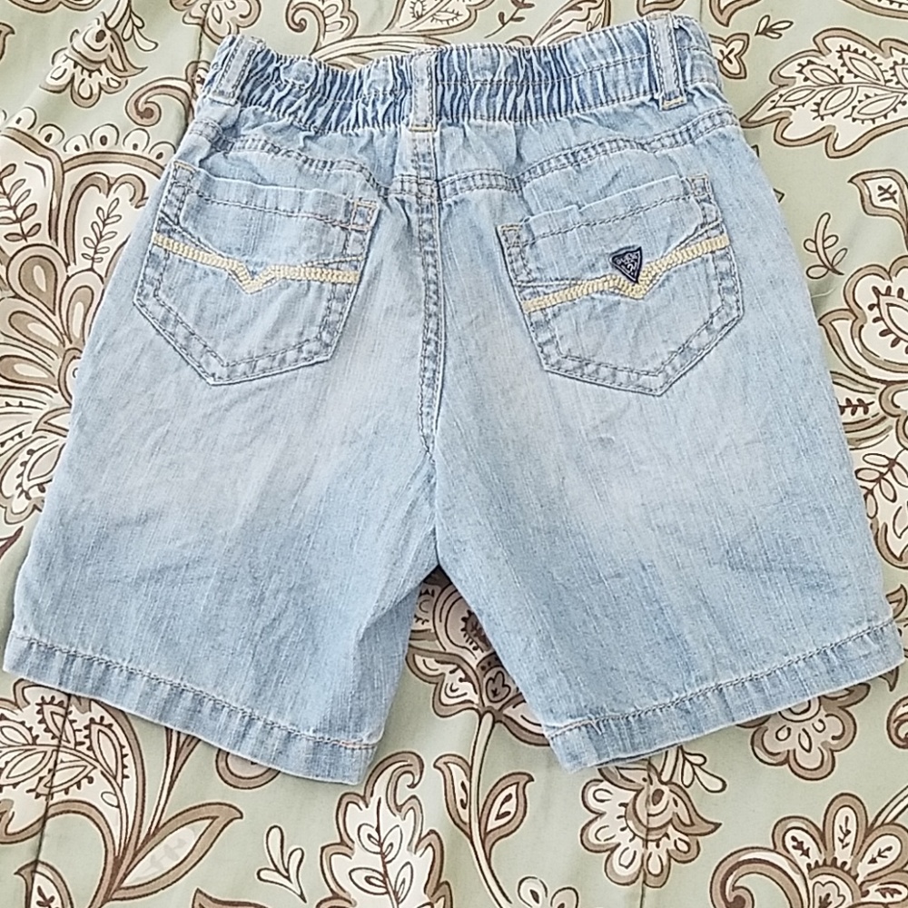 Boys Guess shorts 2T& 24m - Picture 6 of 8